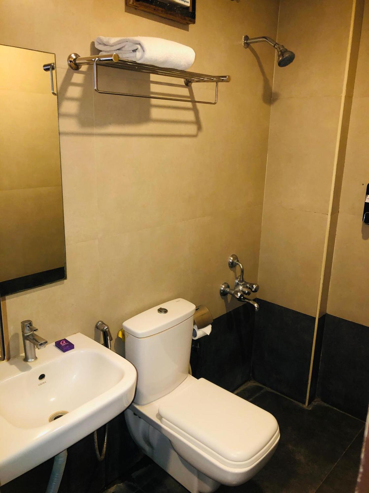 Astra Hotels & Suites - Hsr Layout Sector 1, Near Ecospace Bellandur Бангалор Екстериор снимка